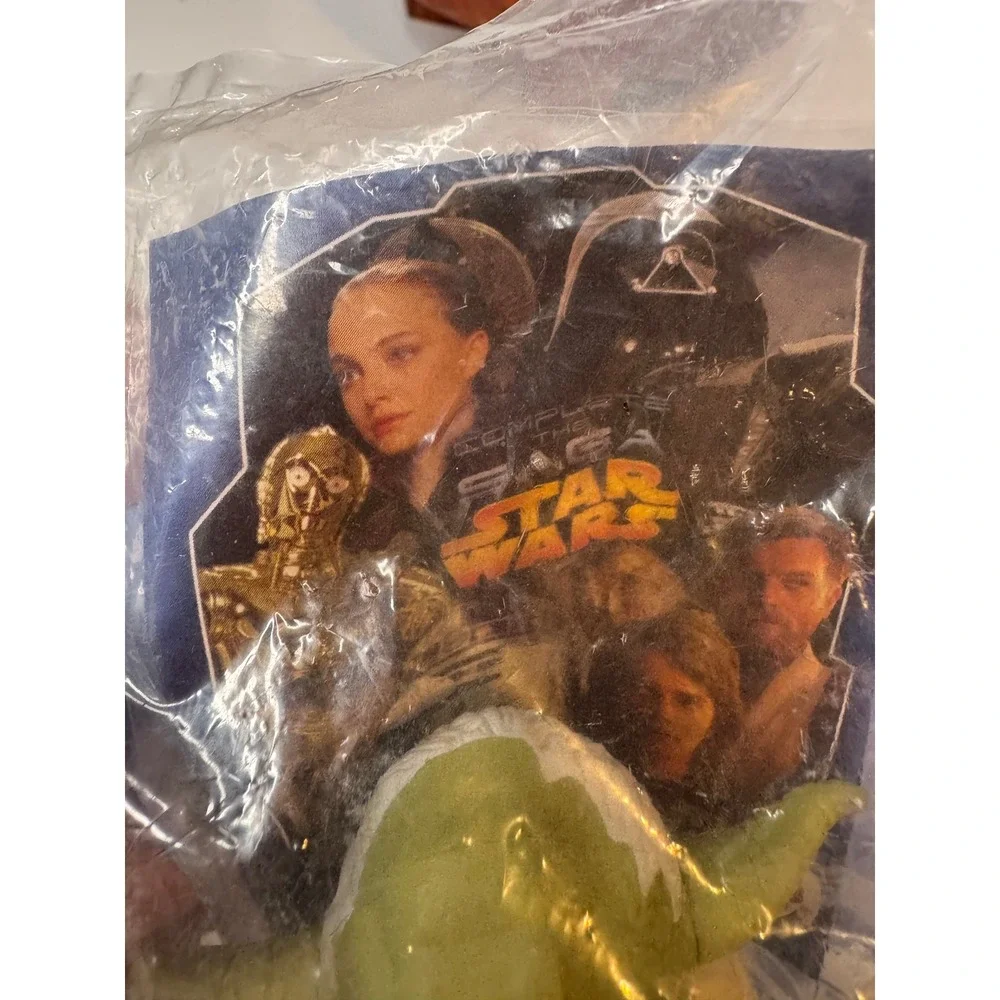 New Sealed Vintage 2005 Star Wars Yoda Magic 8 Ball Burger King Toy